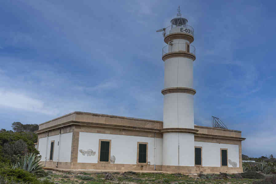Mallorca - Santanyí 03 - Cabo de Salines - faro de Cabo Salines.jpg